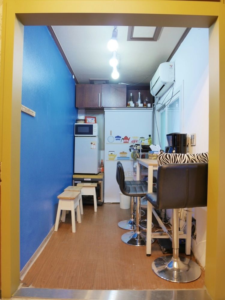 Sinchon Sisters Hostel Seoul Exteriör bild
