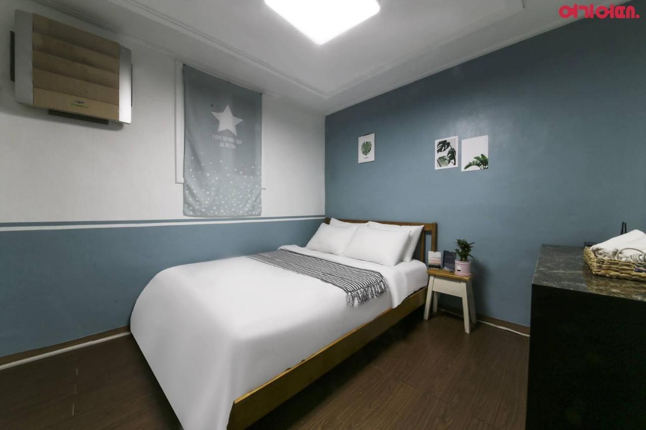 Sinchon Sisters Hostel Seoul Exteriör bild