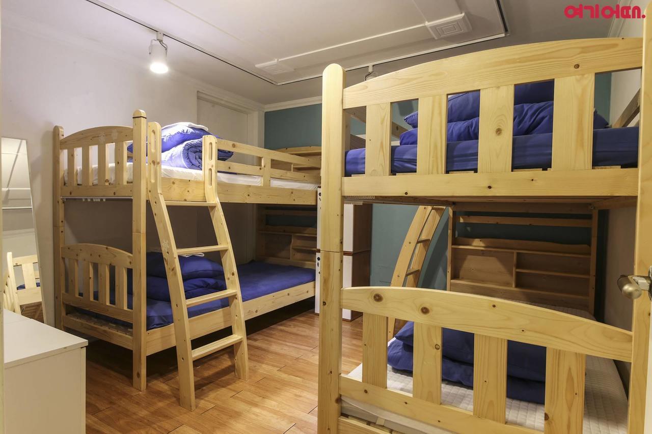 Sinchon Sisters Hostel Seoul Exteriör bild