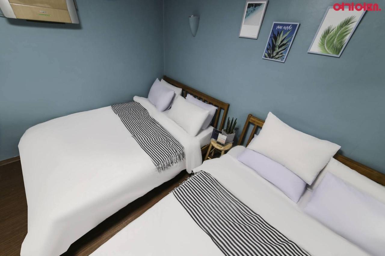 Sinchon Sisters Hostel Seoul Exteriör bild