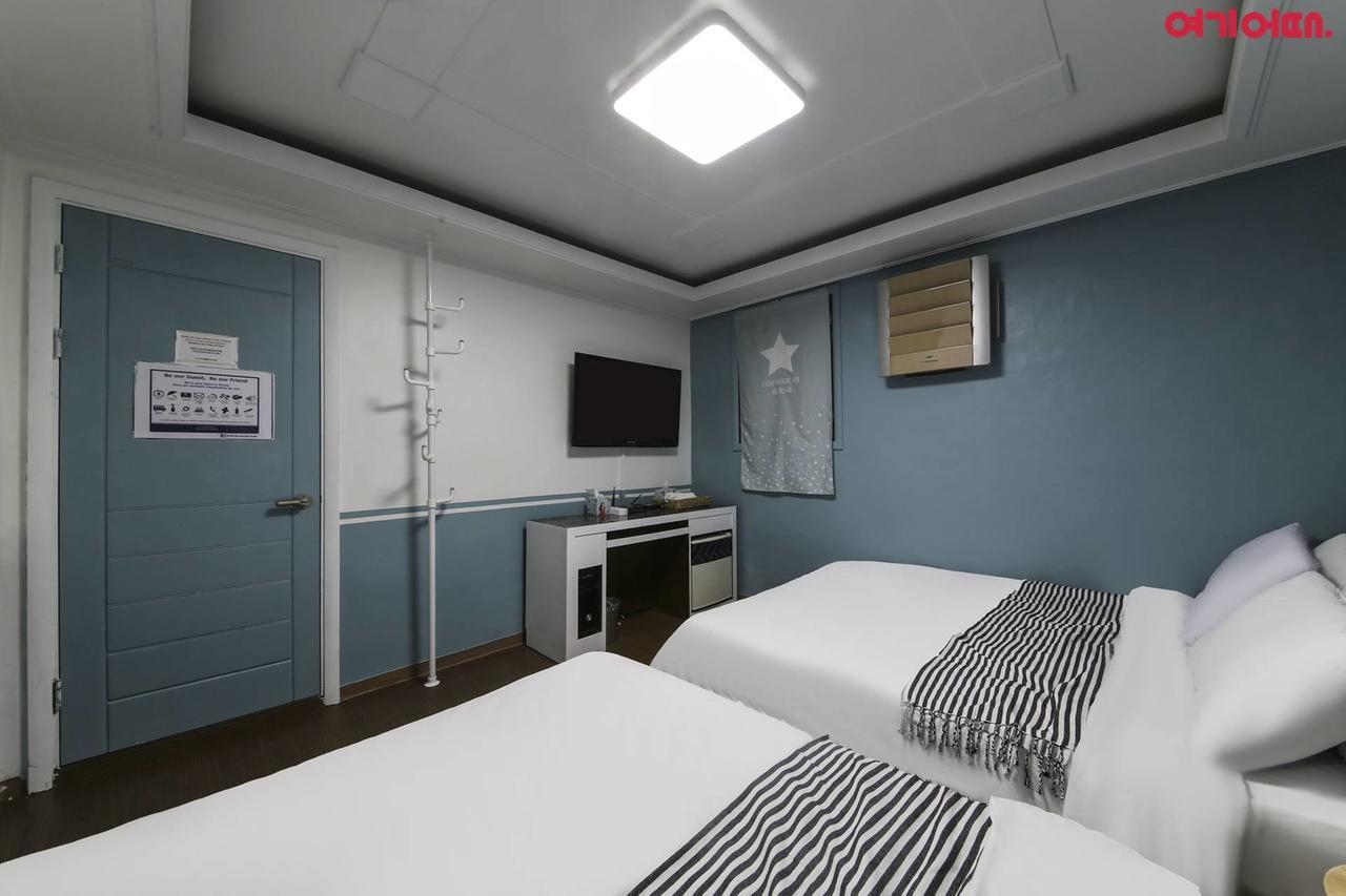 Sinchon Sisters Hostel Seoul Exteriör bild